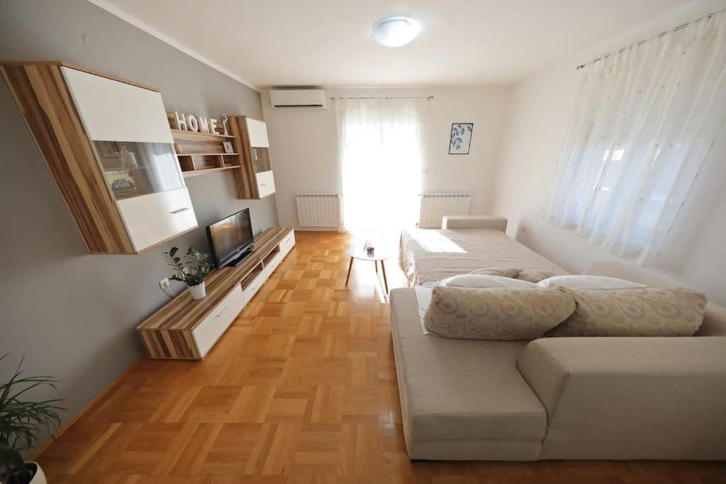 Luxury Apartment Petra With Private Pool Zadar Exterior photo