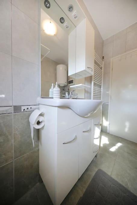 Luxury Apartment Petra With Private Pool Zadar Exterior photo