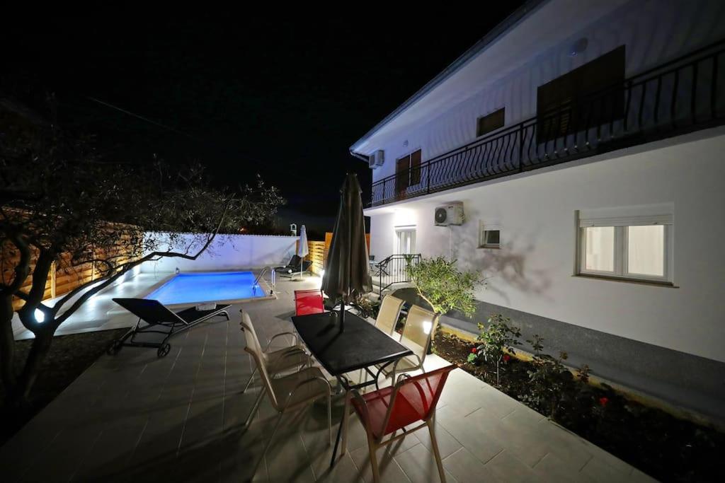 Luxury Apartment Petra With Private Pool Zadar Exterior photo