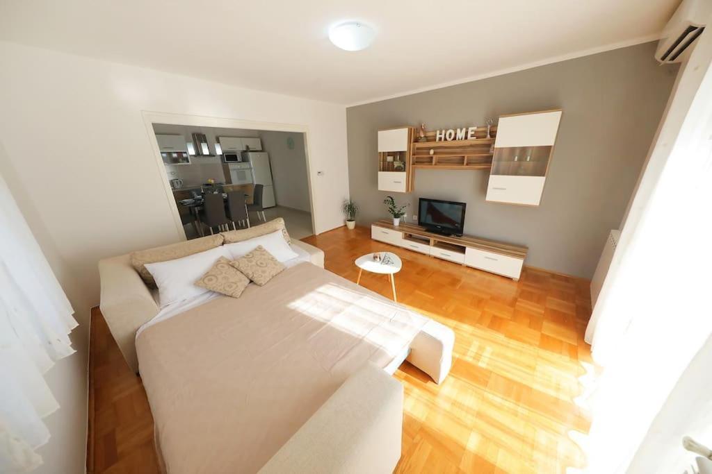 Luxury Apartment Petra With Private Pool Zadar Exterior photo