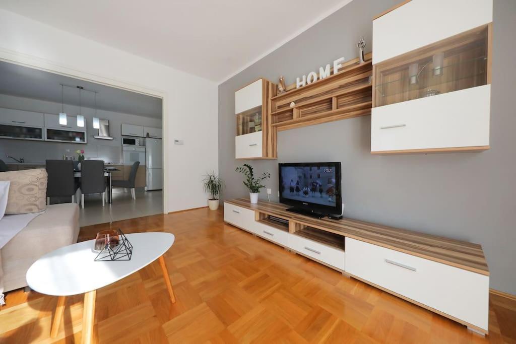 Luxury Apartment Petra With Private Pool Zadar Exterior photo