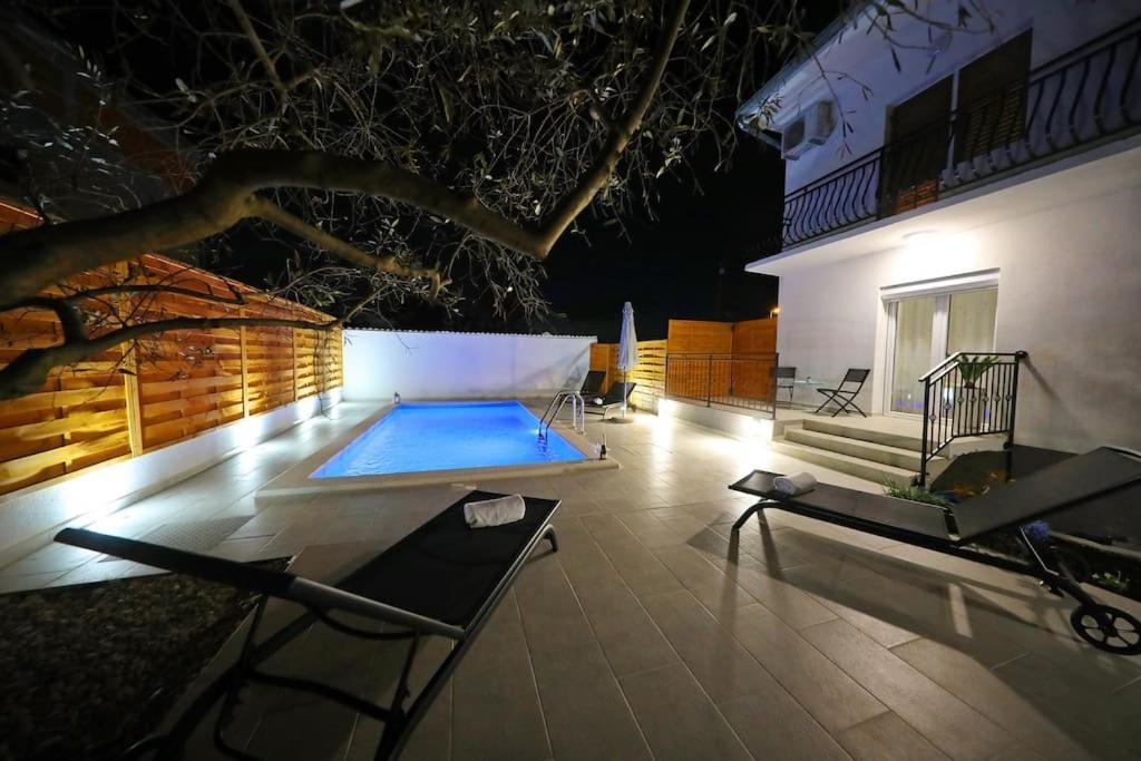 Luxury Apartment Petra With Private Pool Zadar Exterior photo